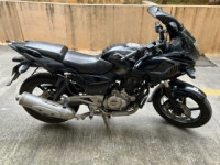 Bajaj Pulsar 220F