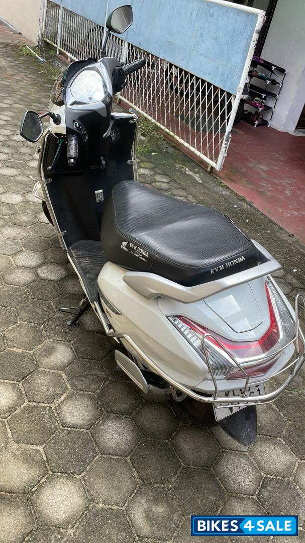 Pearl White Honda Activa 125 BS6