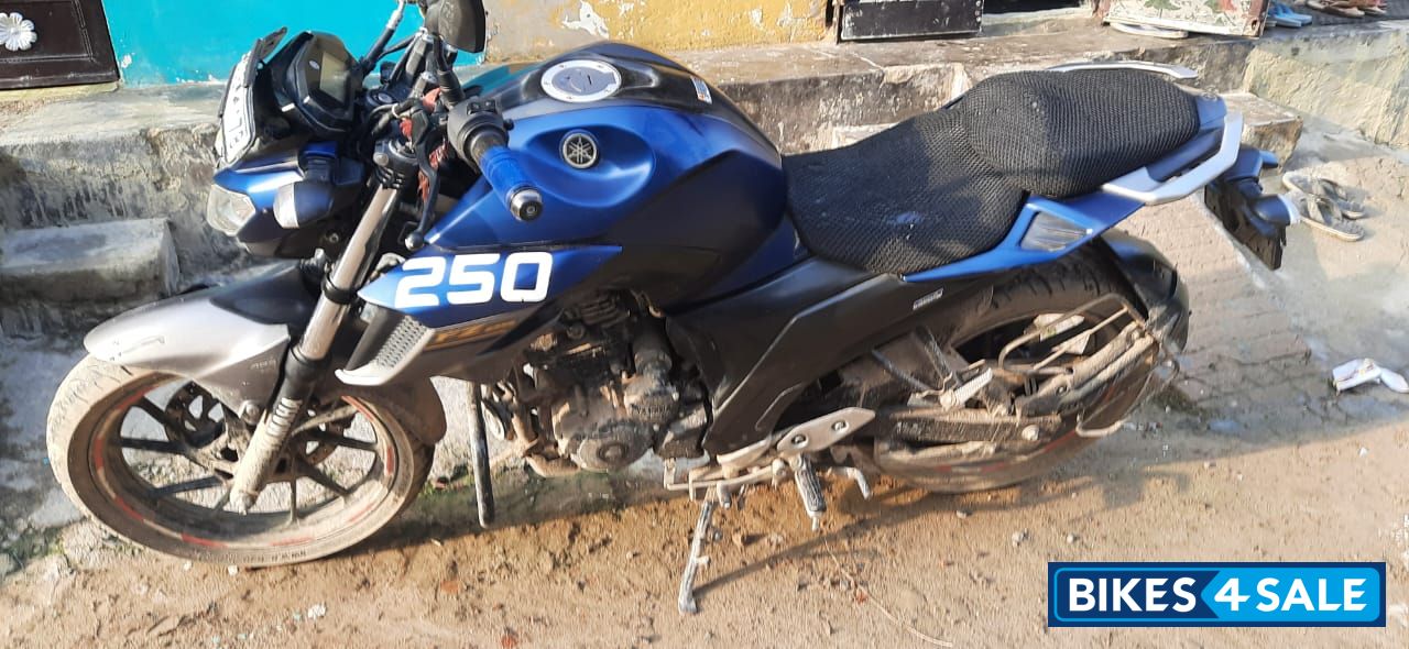 Mat Dark Purplish Bl Yamaha FZ25 Mat Dark Purplish Bl Yamaha FZ25