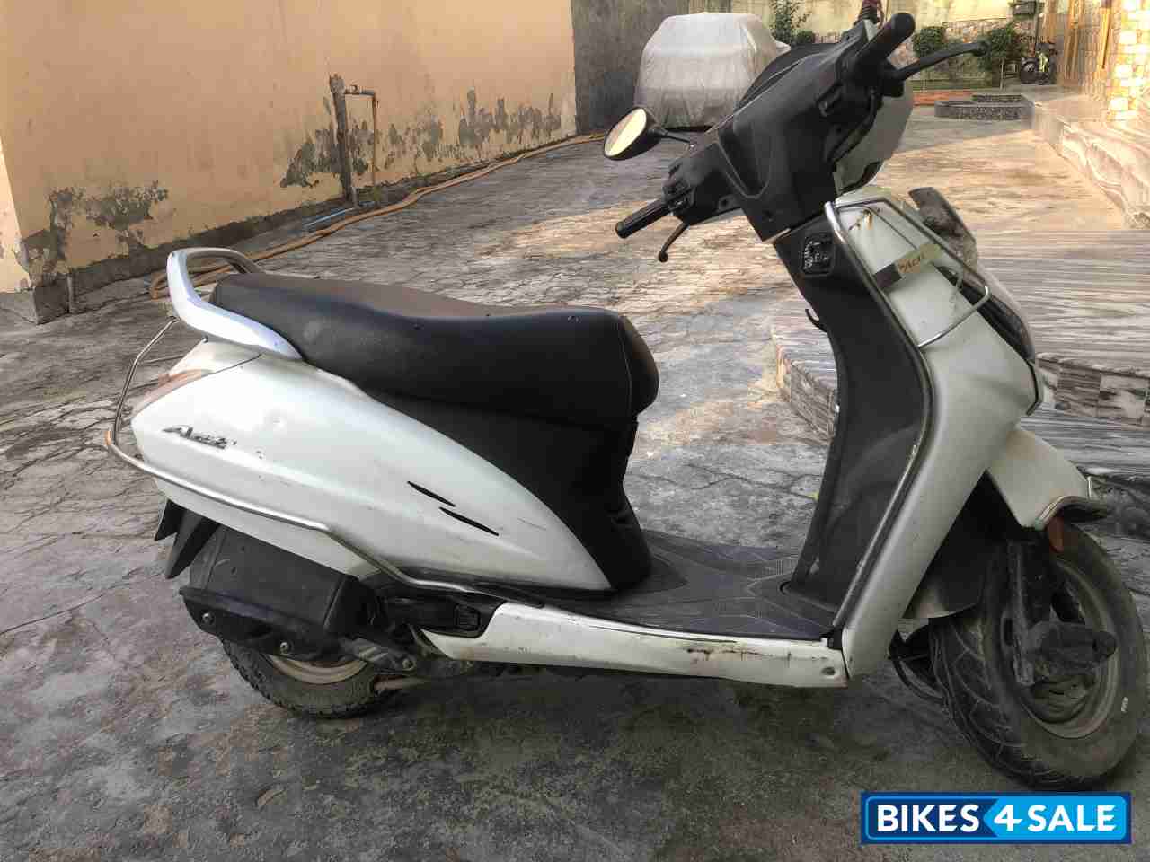 White Honda Activa