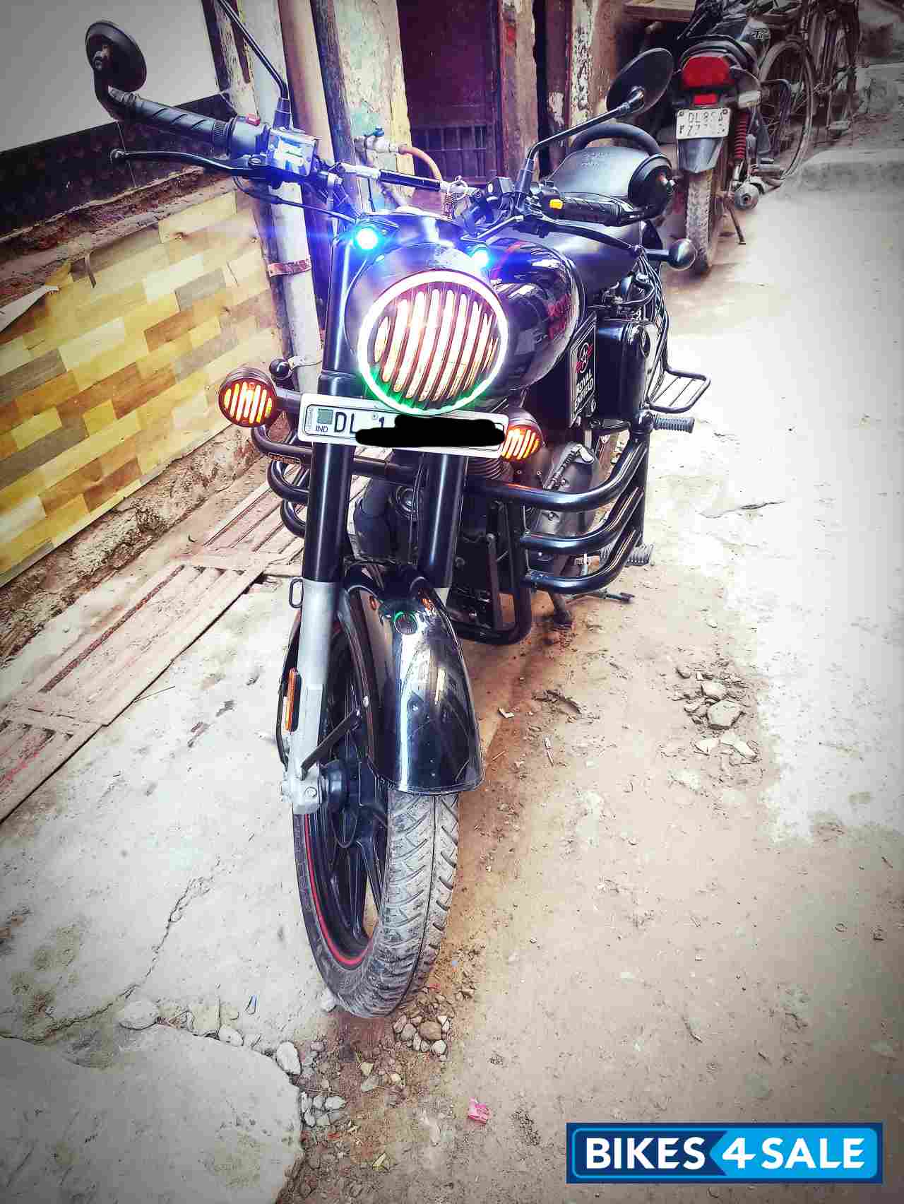 Royal Enfield Classic Stealth Black