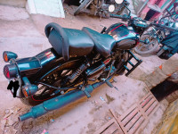 Royal Enfield Classic Stealth Black