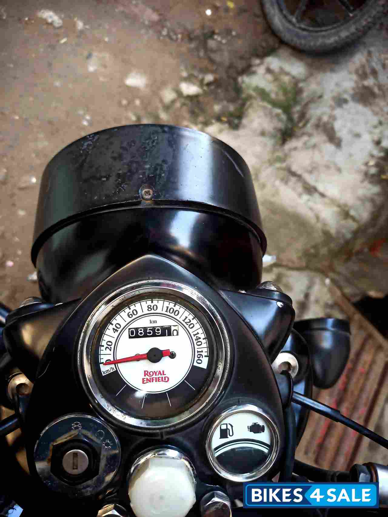 Royal Enfield Classic Stealth Black