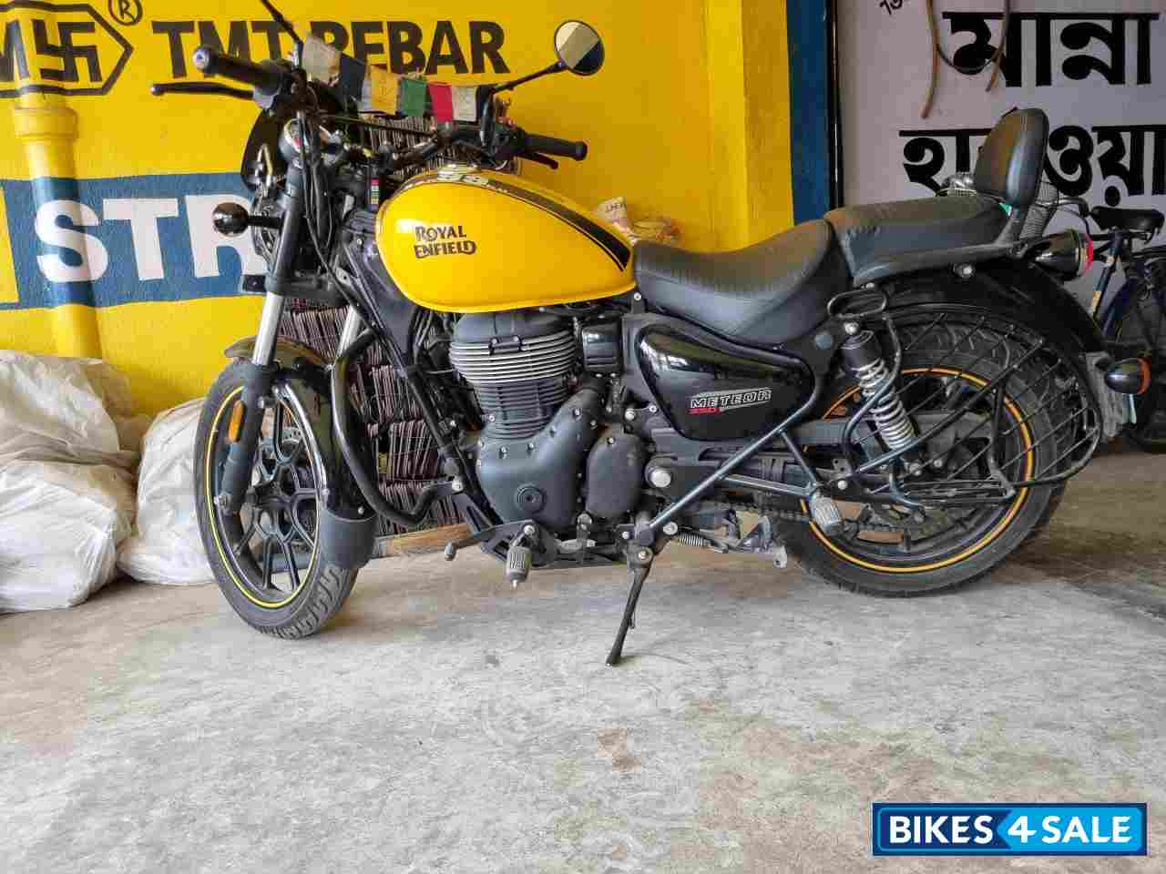 Yellow Royal Enfield Meteor 350