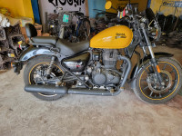 Yellow Royal Enfield Meteor 350