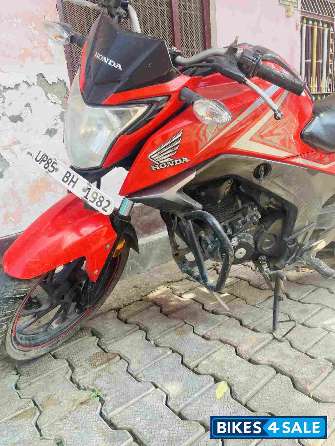 Honda CB Hornet 160R
