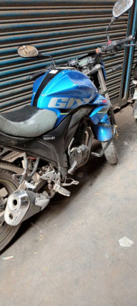 Blue Suzuki Gixxer 150
