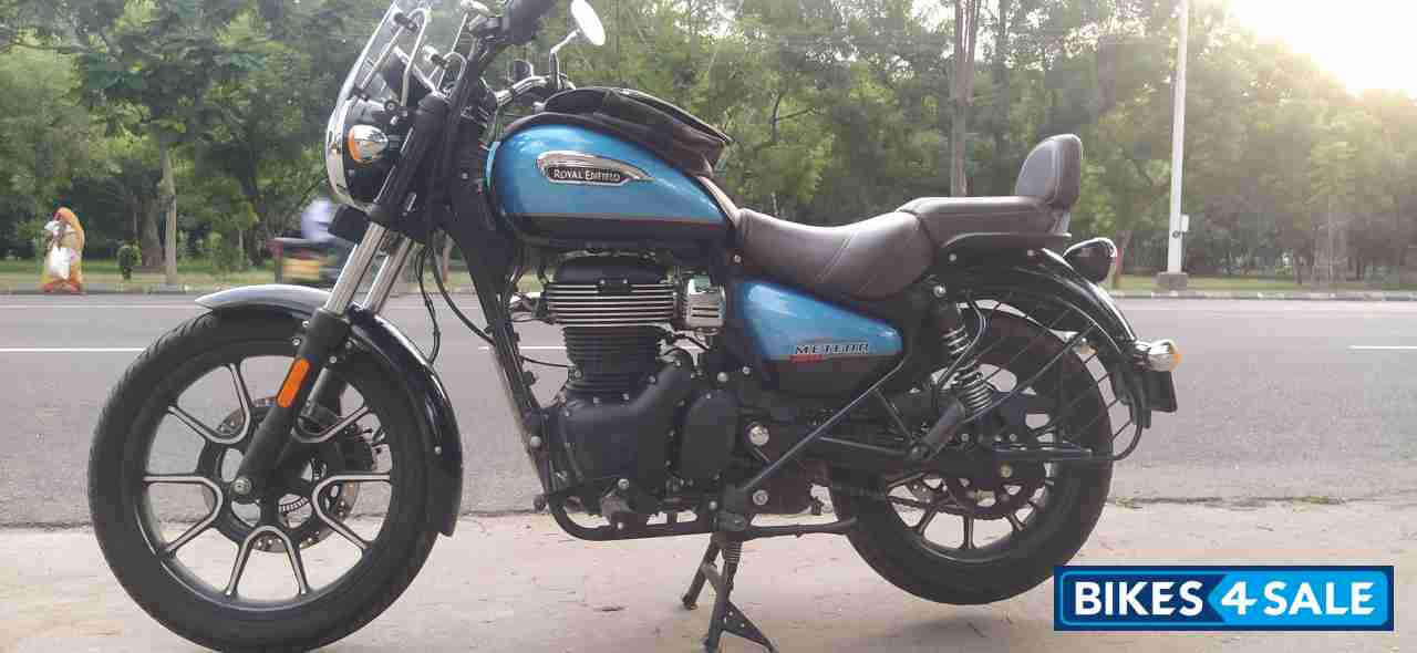 Royal Enfield Meteor 350 Supernova