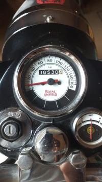 White Royal Enfield Classic 350