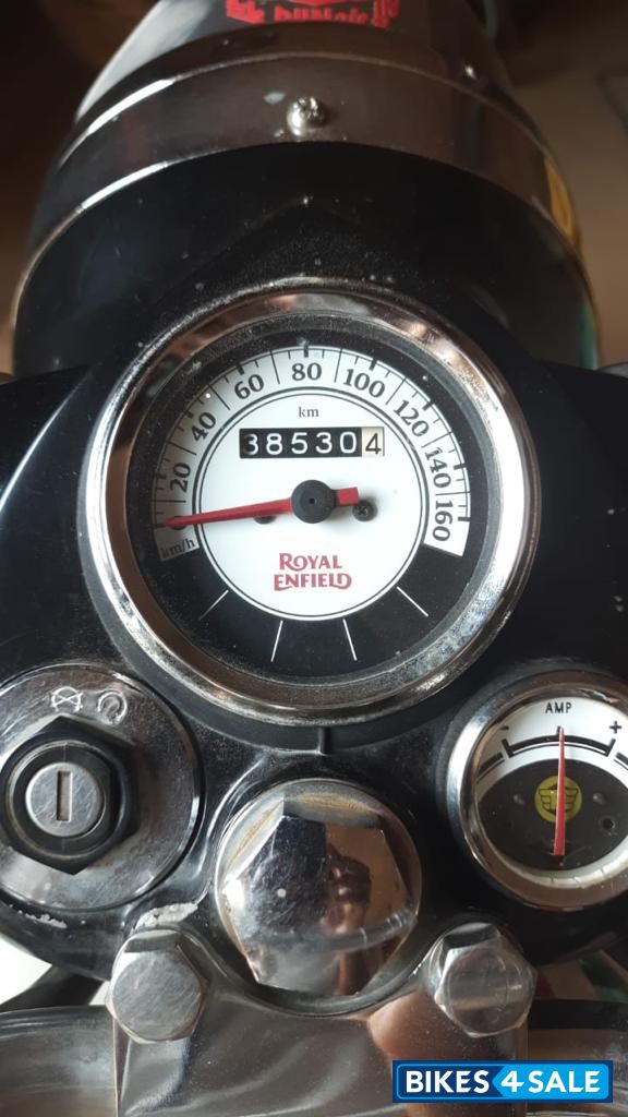 White Royal Enfield Classic 350