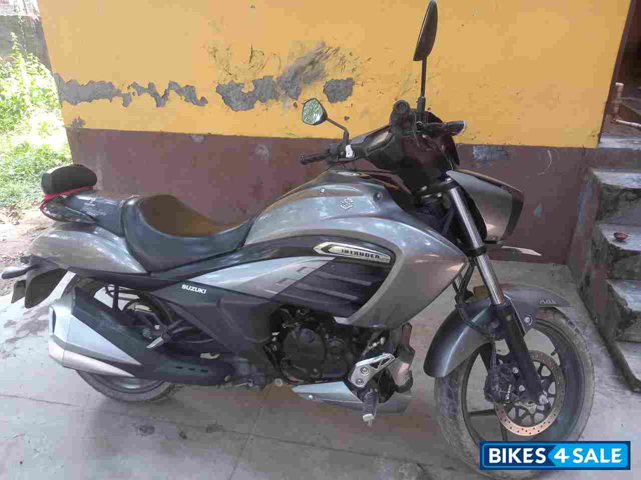 Suzuki Intruder 150