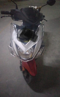 White Red Yamaha Cygnus Ray ZR