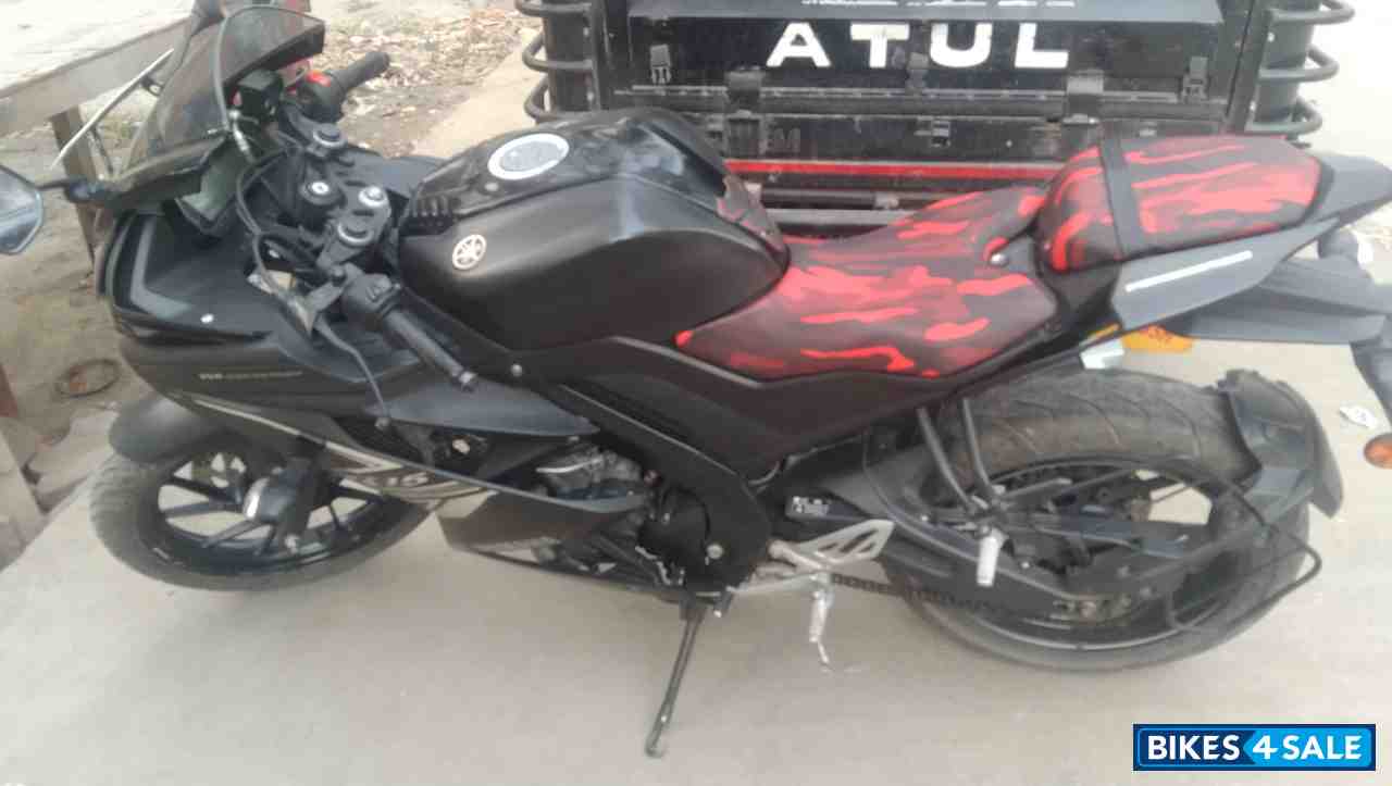 Dark Night Yamaha YZF R15 V3