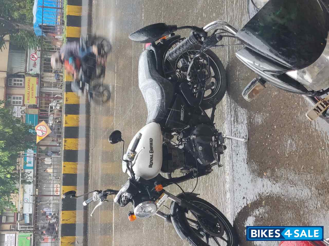 White Royal Enfield Thunderbird X 350
