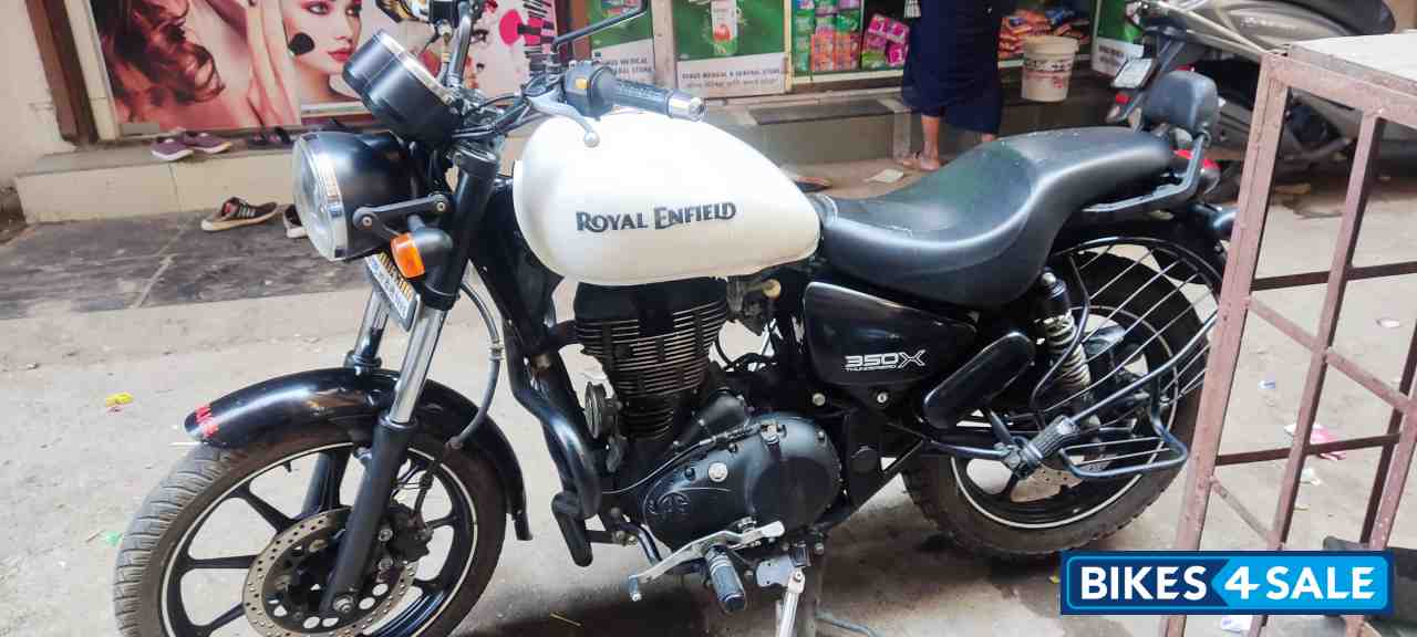 White Royal Enfield Thunderbird X 350