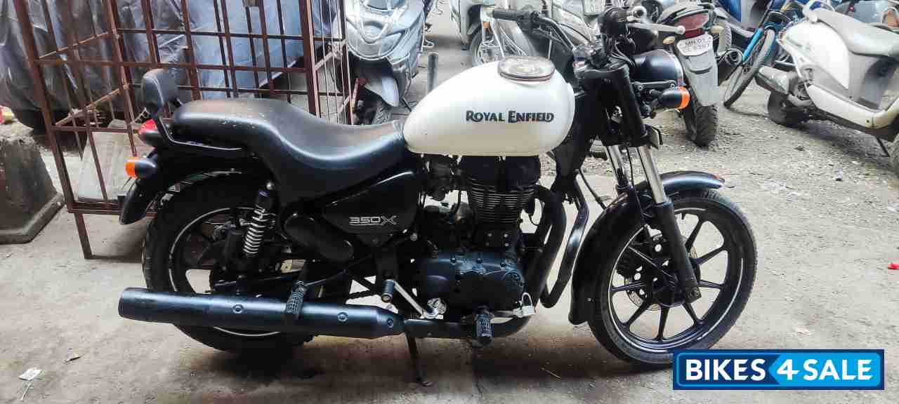 White Royal Enfield Thunderbird X 350