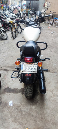 White Royal Enfield Thunderbird X 350