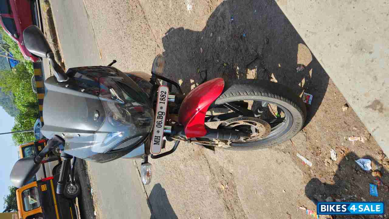 Bajaj Pulsar 220F