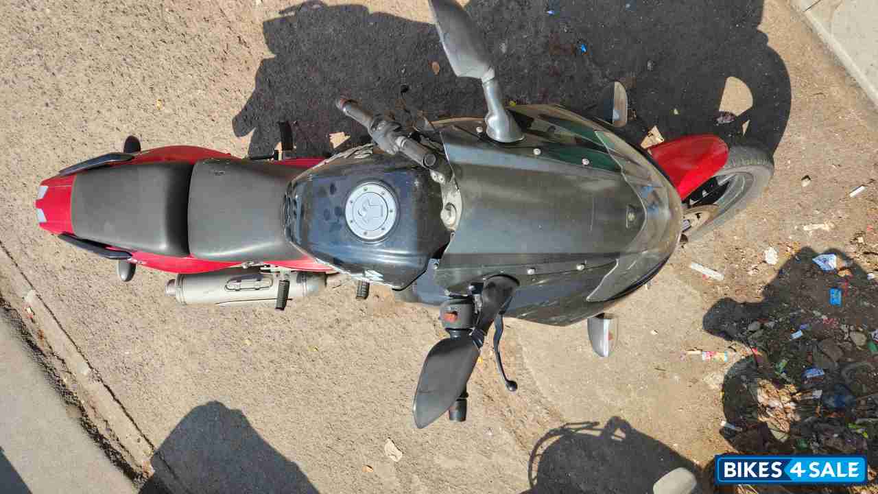 Bajaj Pulsar 220F