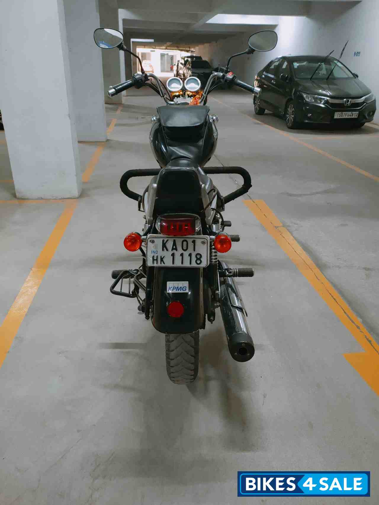 Black Royal Enfield Thunderbird 350 Black Royal Enfield Thunderbird 350