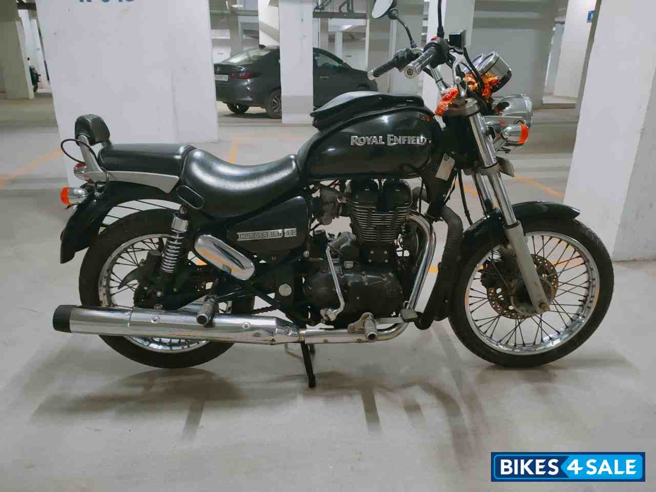 Black Royal Enfield Thunderbird 350 Black Royal Enfield Thunderbird 350