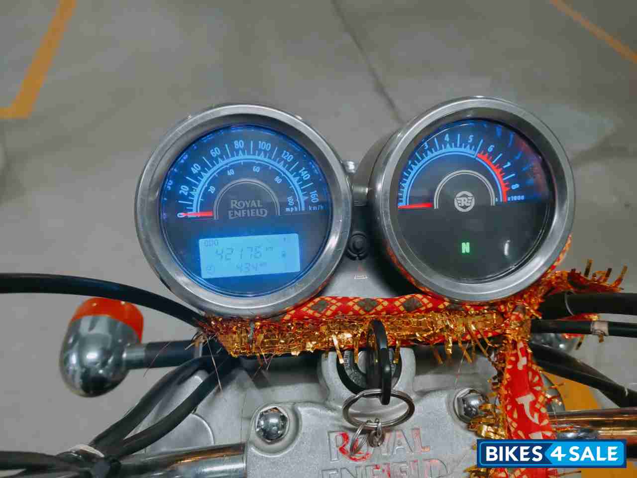 Black Royal Enfield Thunderbird 350 Black Royal Enfield Thunderbird 350