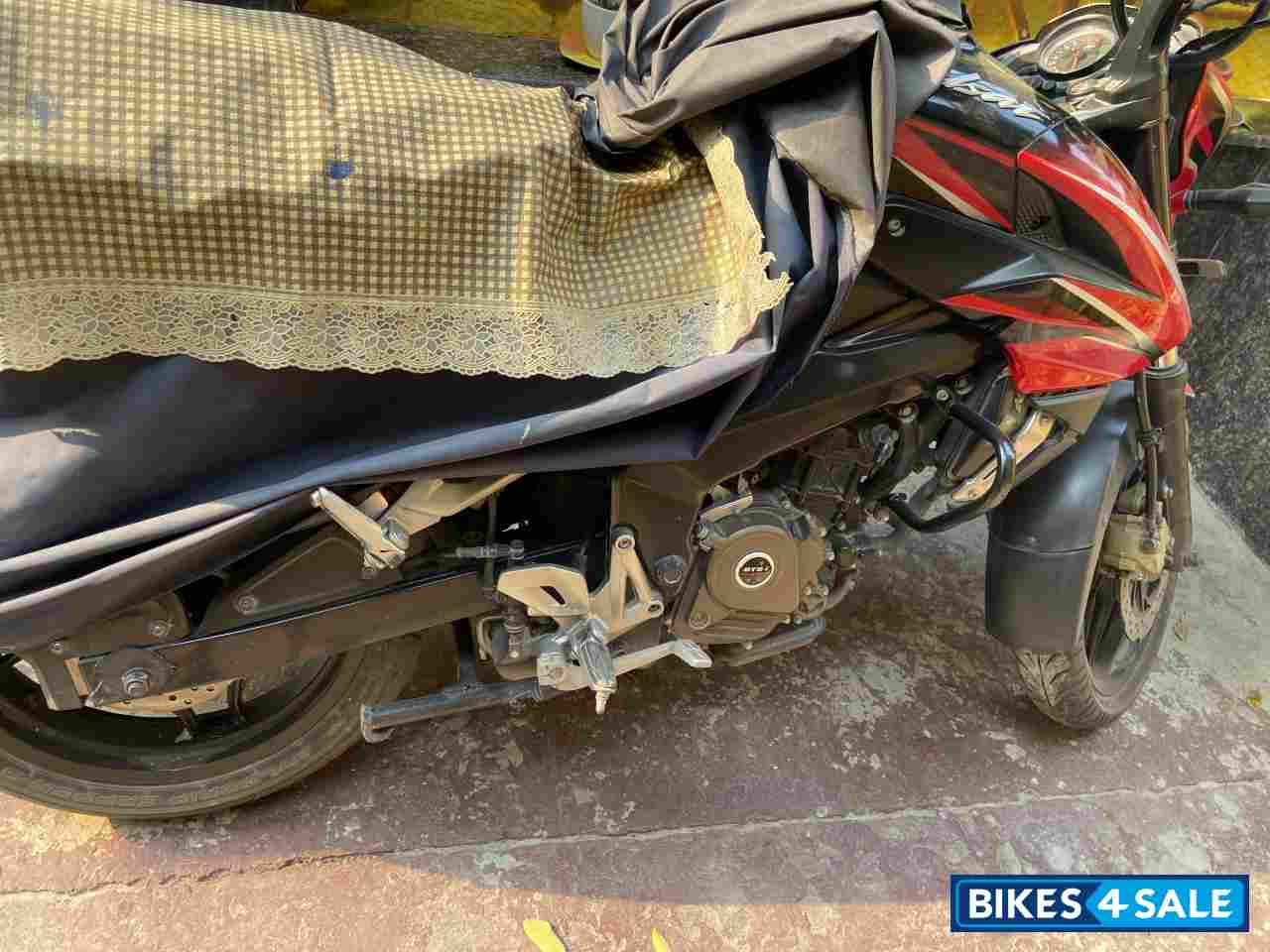 Red Bajaj Pulsar 200 NS