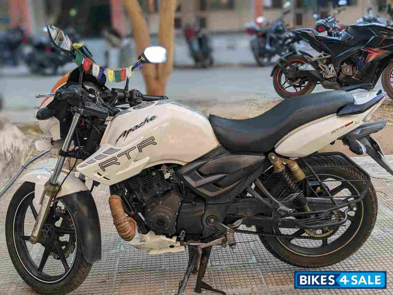 White TVS Apache RTR 180 ABS