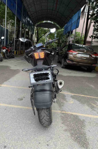 Ceramic White KTM Duke 390 BS6