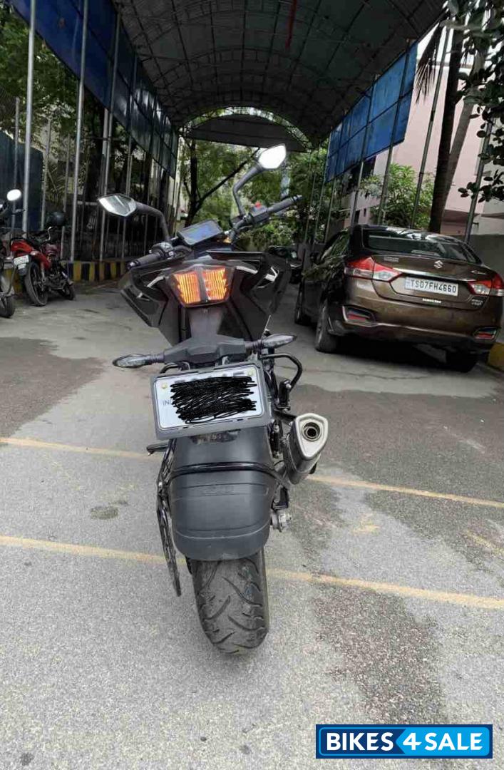 Ceramic White KTM Duke 390 BS6