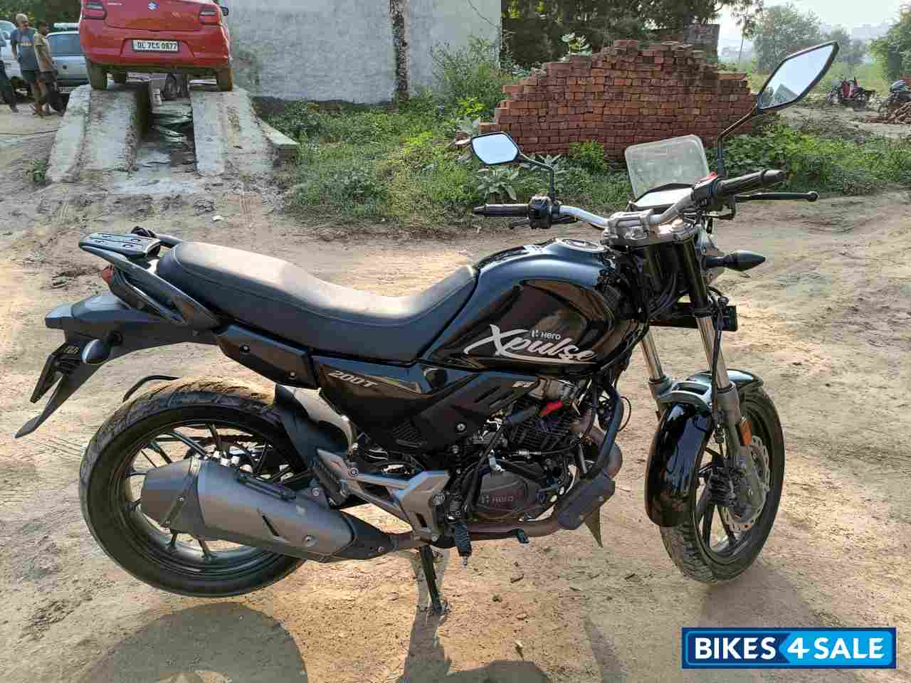 Black Hero XPulse 200T