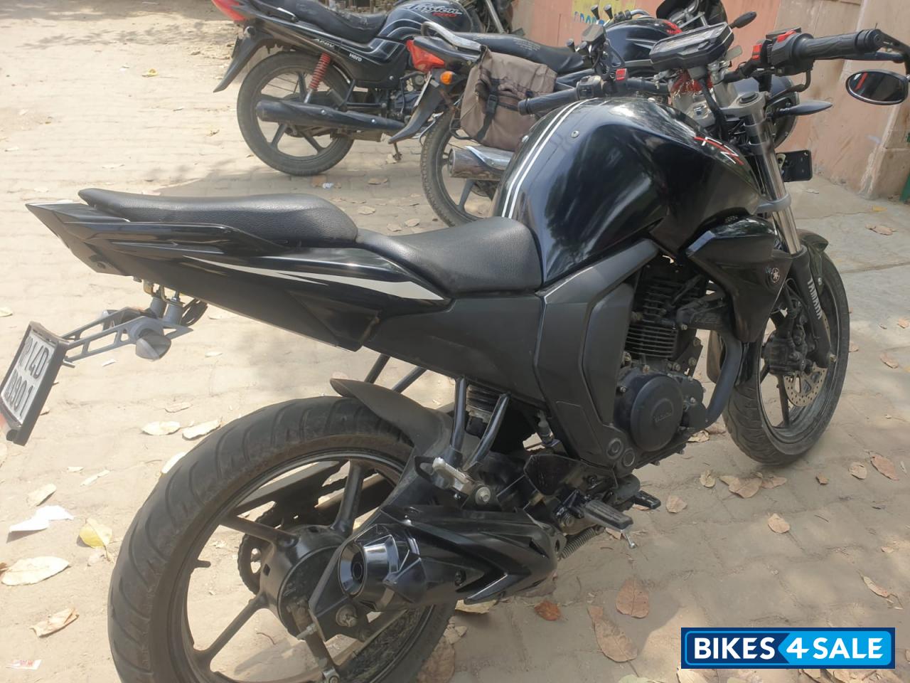 Black Yamaha FZ-S FI V2 Black Yamaha FZ-S FI V2