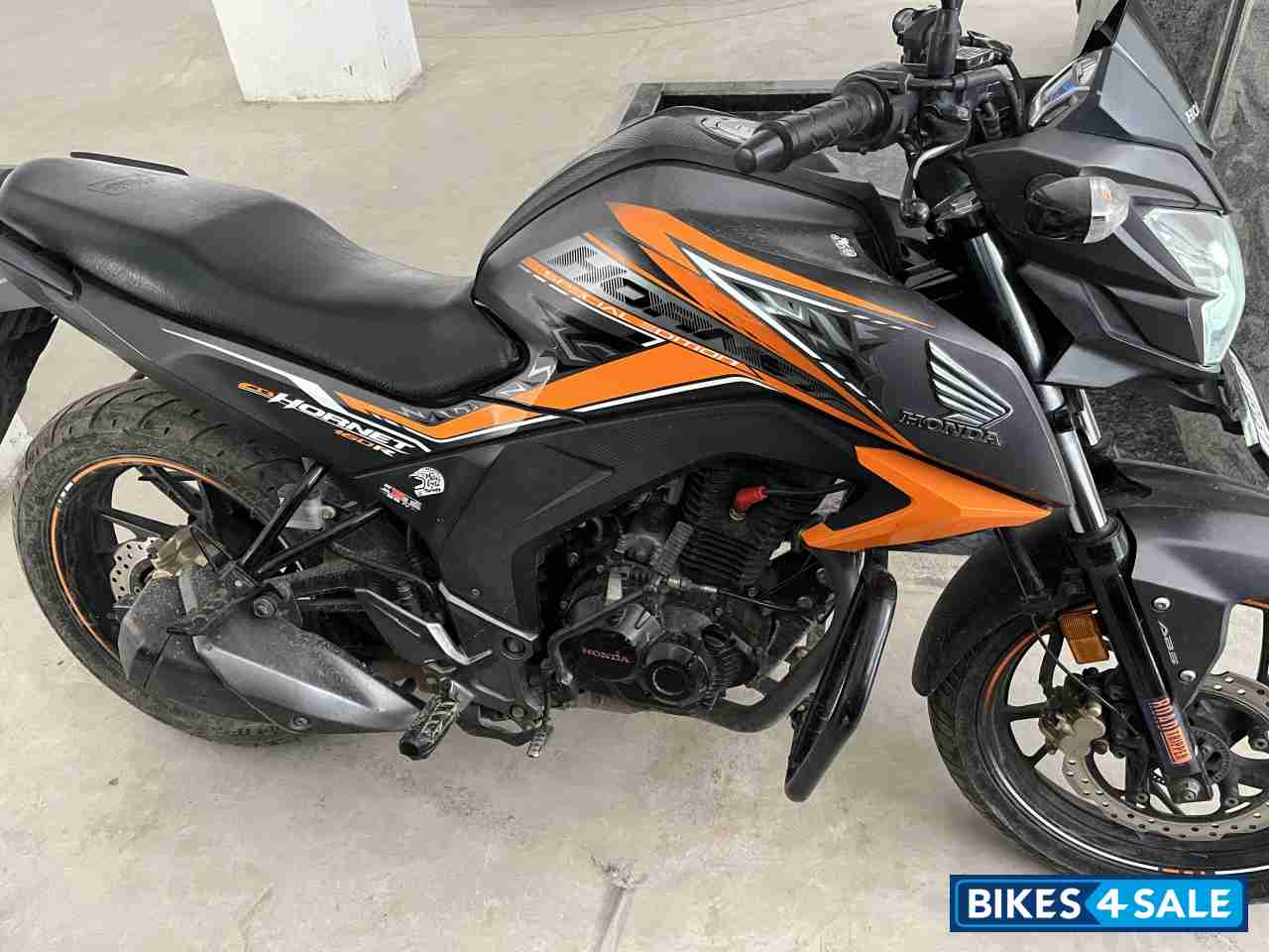 Metallic Orange Honda CB Hornet 160R ABS