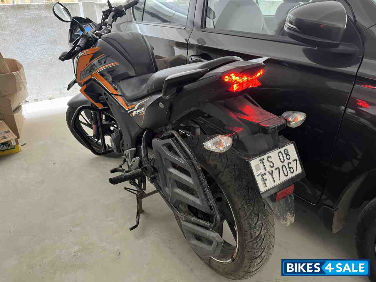 Metallic Orange Honda CB Hornet 160R ABS