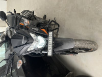 Metallic Orange Honda CB Hornet 160R ABS