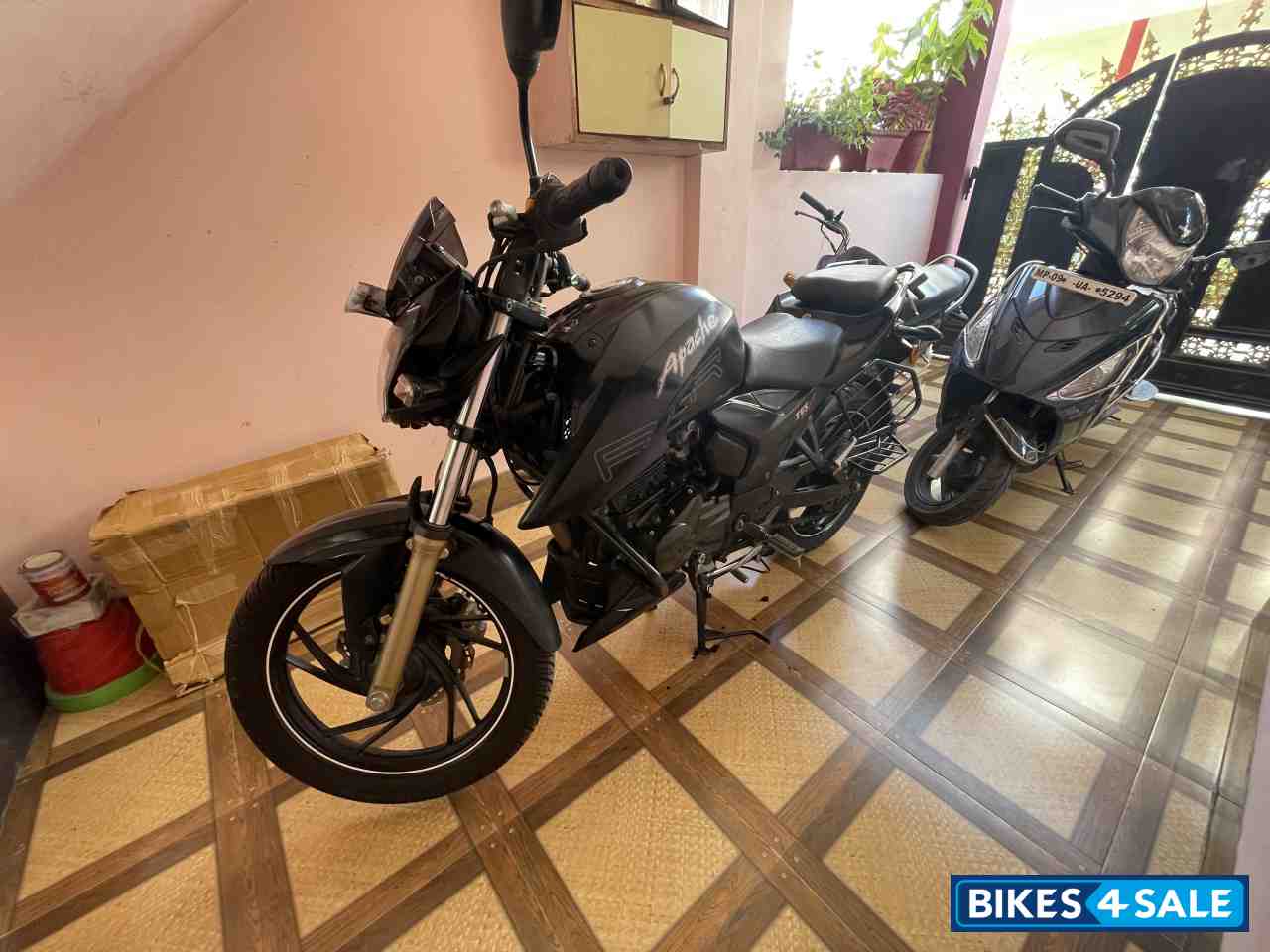 TVS Apache RTR 200 4V