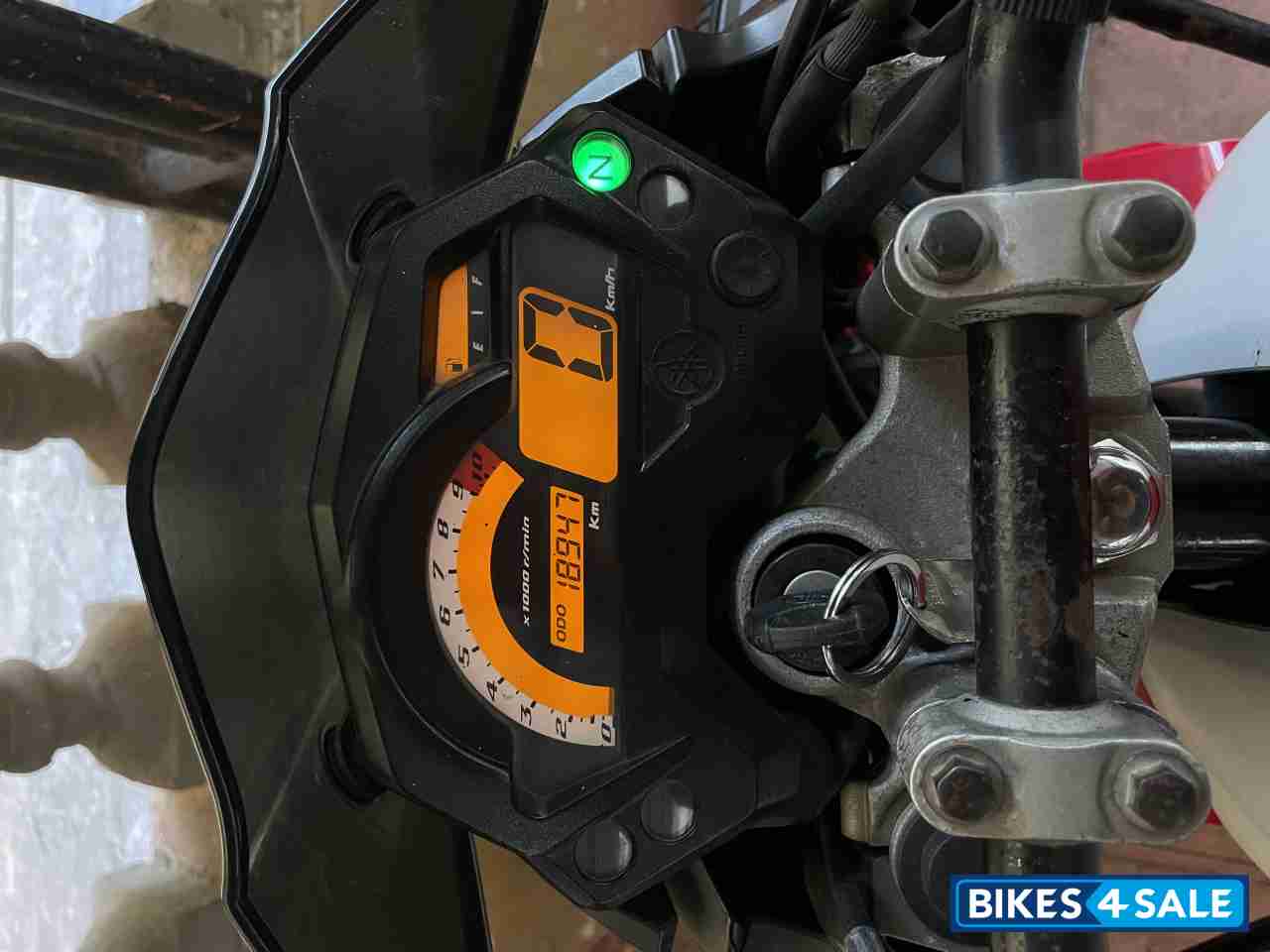 White & Red Yamaha FZ-S White & Red Yamaha FZ-S