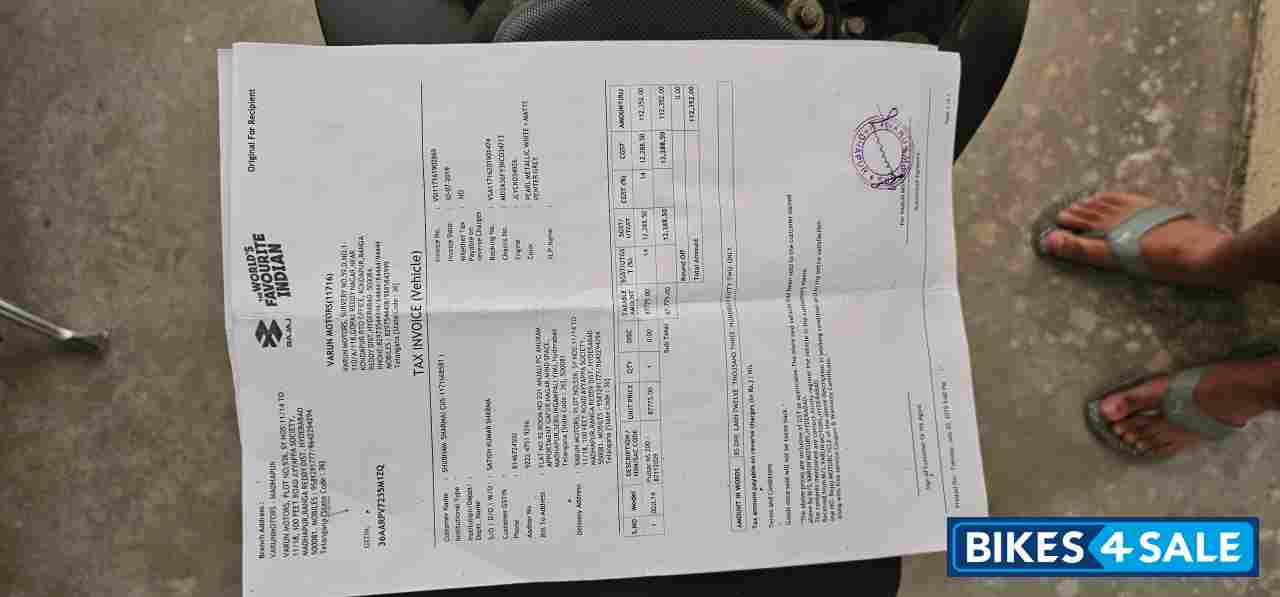 Pearl Mettalic White Bajaj Pulsar 200 NS ABS