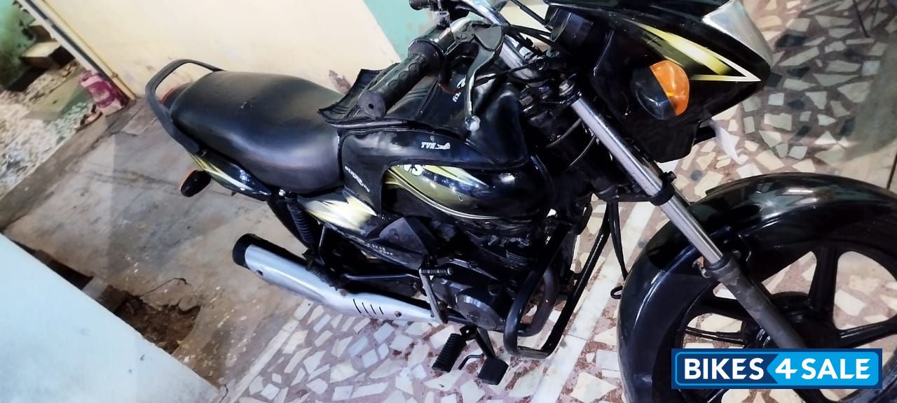 Black & Green TVS Star City