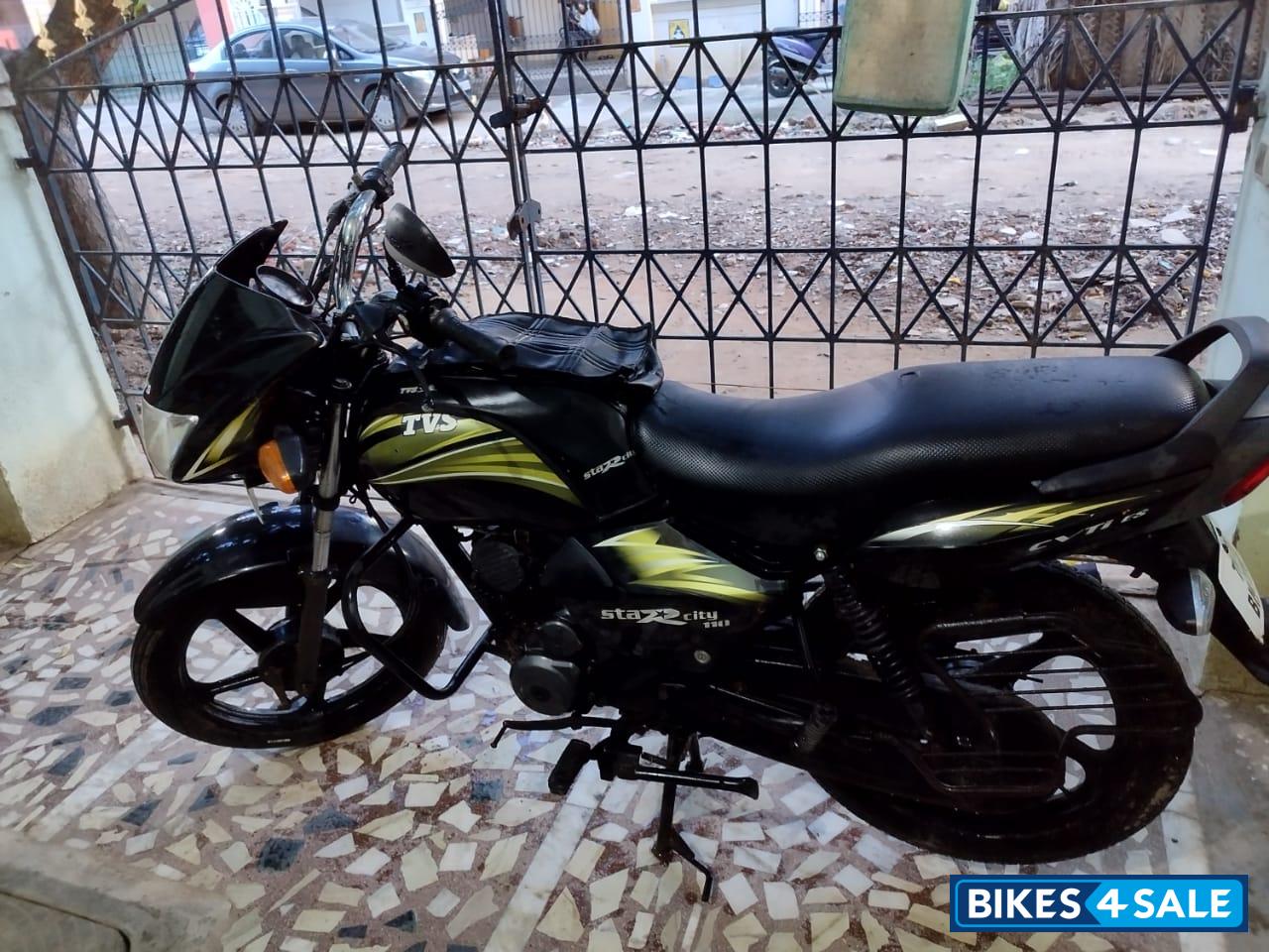 Black & Green TVS Star City