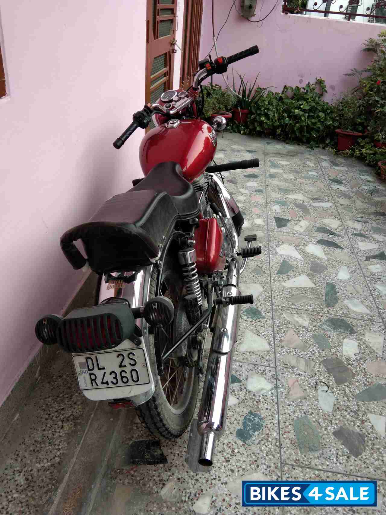 Maroon/red Royal Enfield Bullet 350 ES
