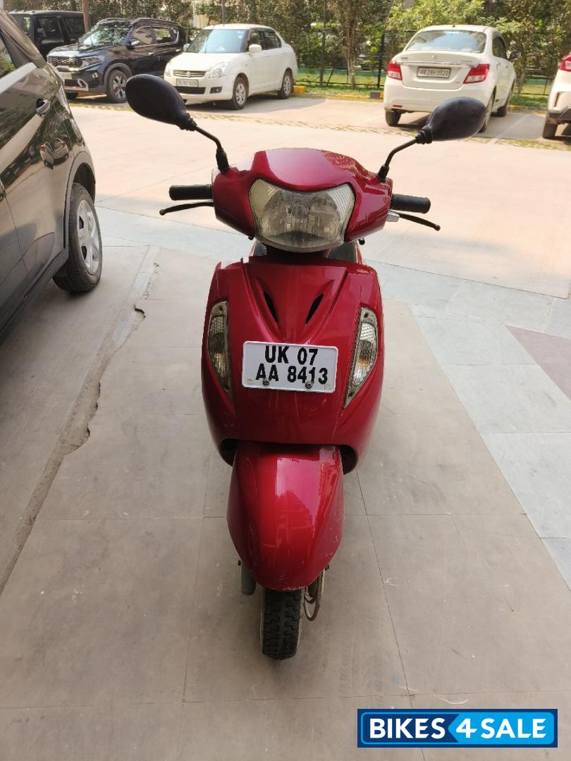 Red Suzuki Access 125