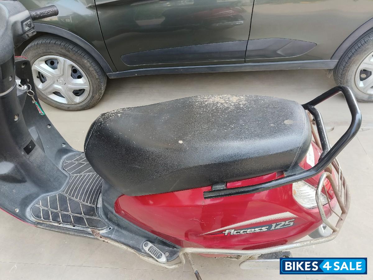 Red Suzuki Access 125