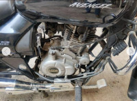 Black Bajaj Avenger 220 DTS-i