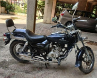 Black Bajaj Avenger 220 DTS-i