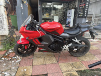Red Hyosung GT650R