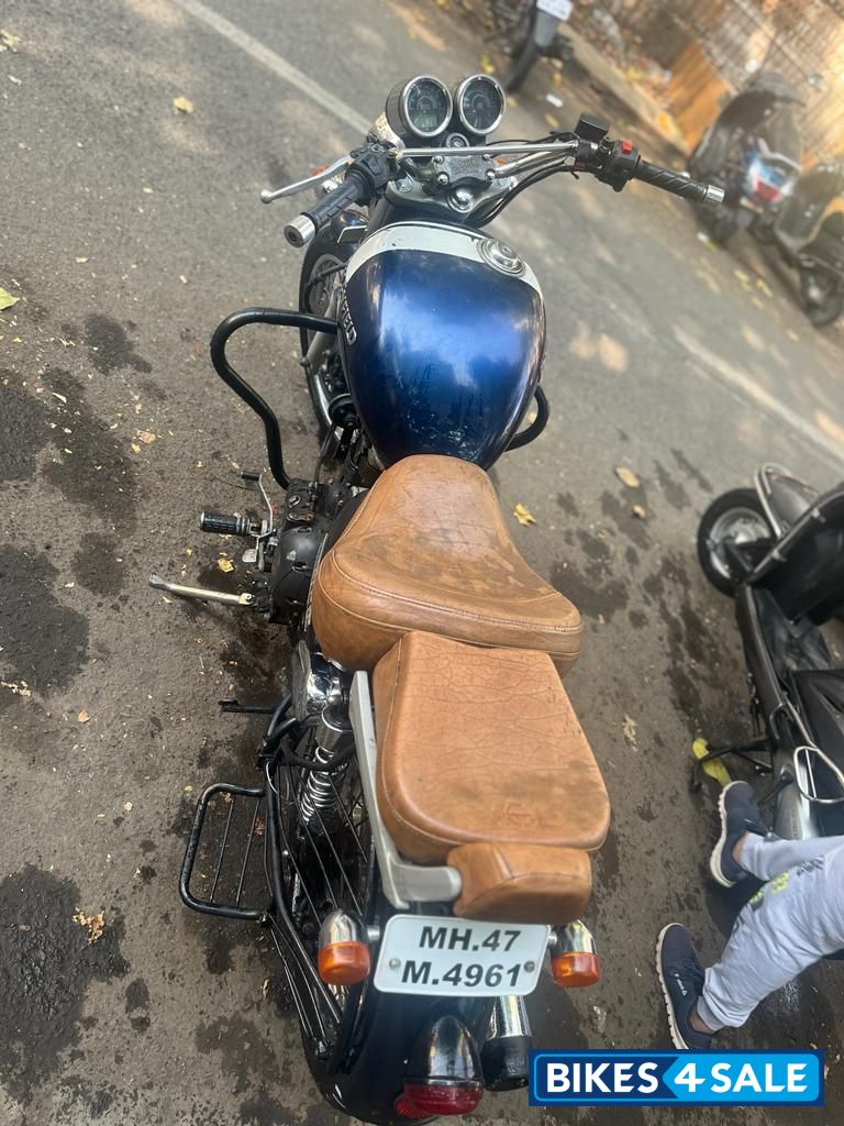 Blue Royal Enfield Thunderbird 350
