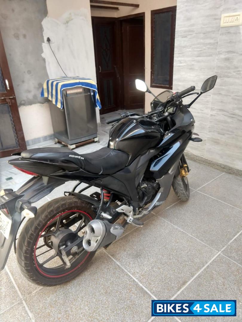 Suzuki Gixxer SF Suzuki Gixxer SF