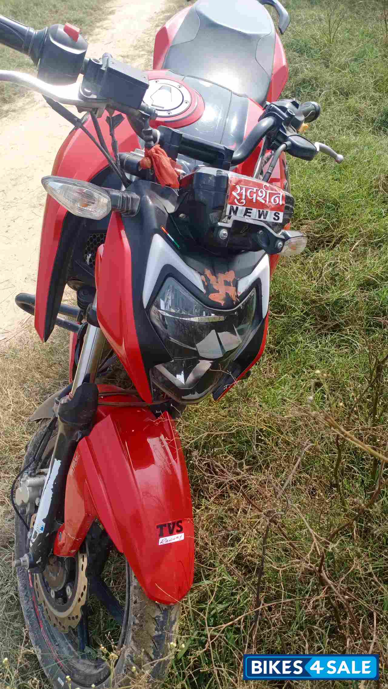 Red TVS Apache RTR 160 4V BS6