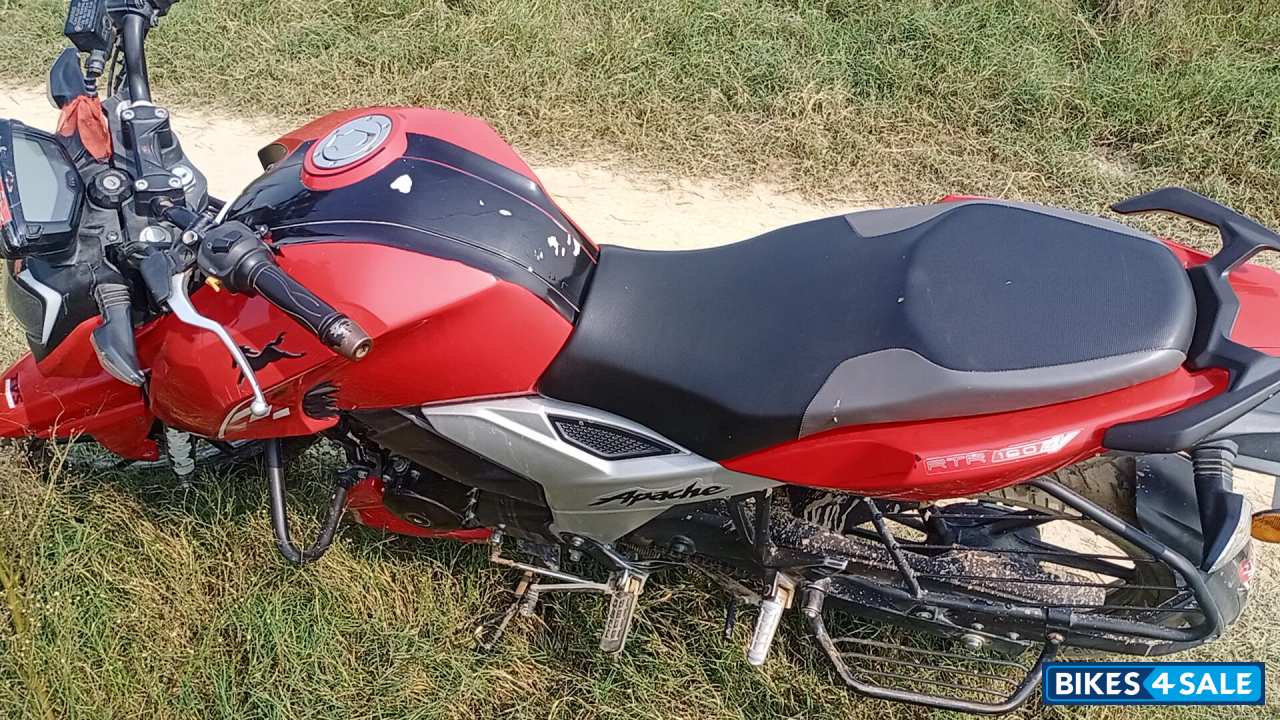 Red TVS Apache RTR 160 4V BS6